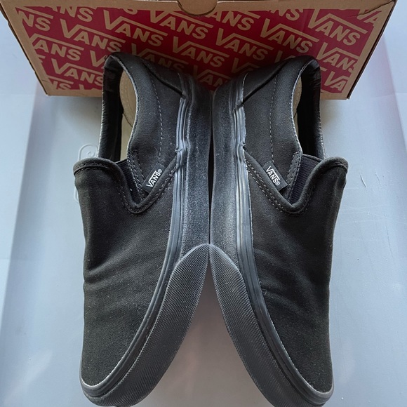 Vans Classic Slip-On Black Canvas size 6 Women’s / 4.5 Boys - Picture 3 of 6